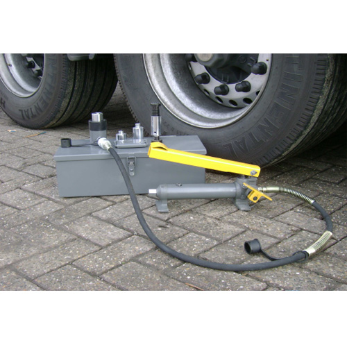 stlačovač kol z osy hydr.